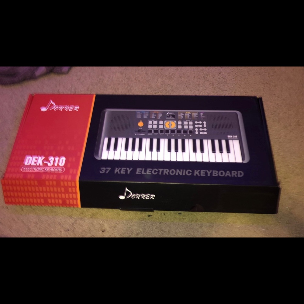 Donner DEK-310 electronic keyboard